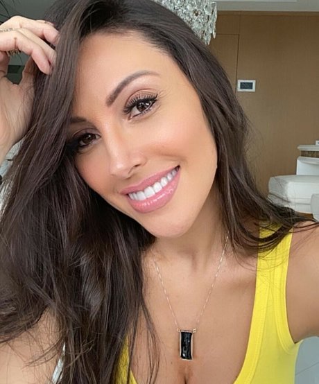 Naakte gelekte OnlyFans-foto van Roberta Carbonari Muzy