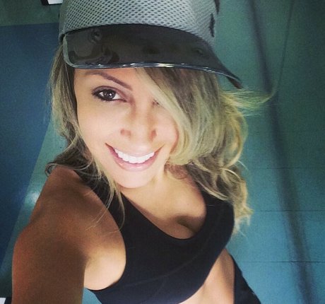 Naakte gelekte OnlyFans-foto van Roberta Carbonari Muzy