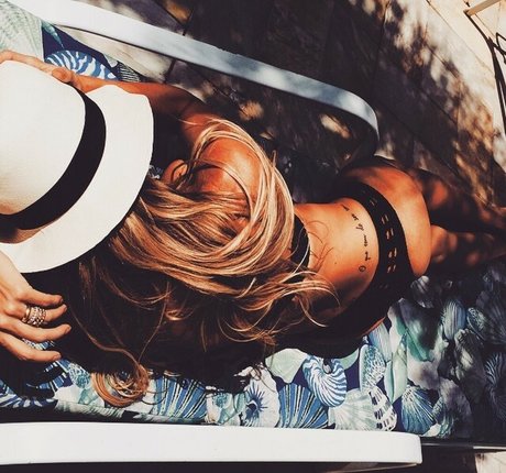 Naakte gelekte OnlyFans-foto van Roberta Carbonari Muzy