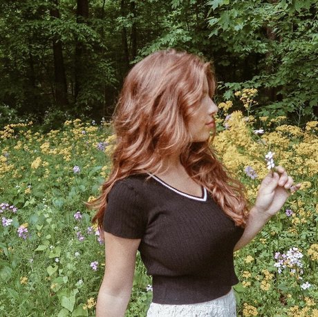 Naakte gelekte OnlyFans-foto van Samantha Vicha