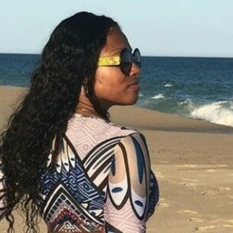 Naakte gelekte OnlyFans-foto van Cherokee Dass