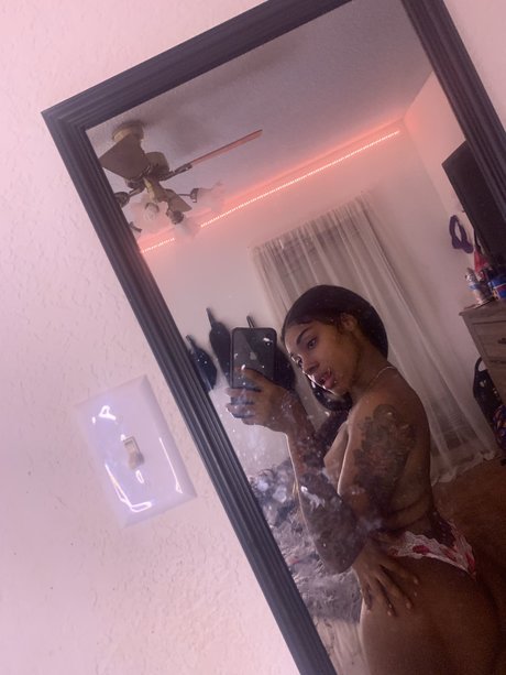 Og Leah Swanky