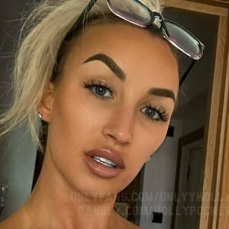 Naakte gelekte OnlyFans-foto van Holly