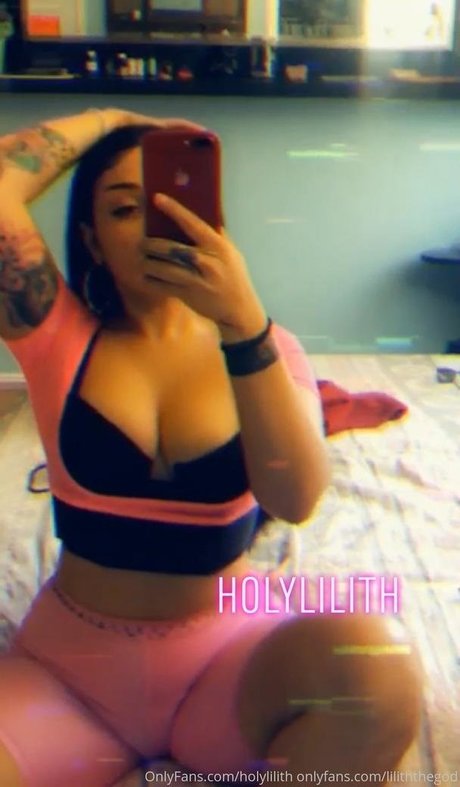 Naakte gelekte OnlyFans-foto van Lilith