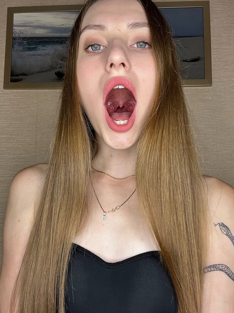 Nelly Giantess