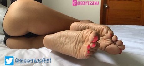 Naakte gelekte OnlyFans-foto van Queen Yessenias