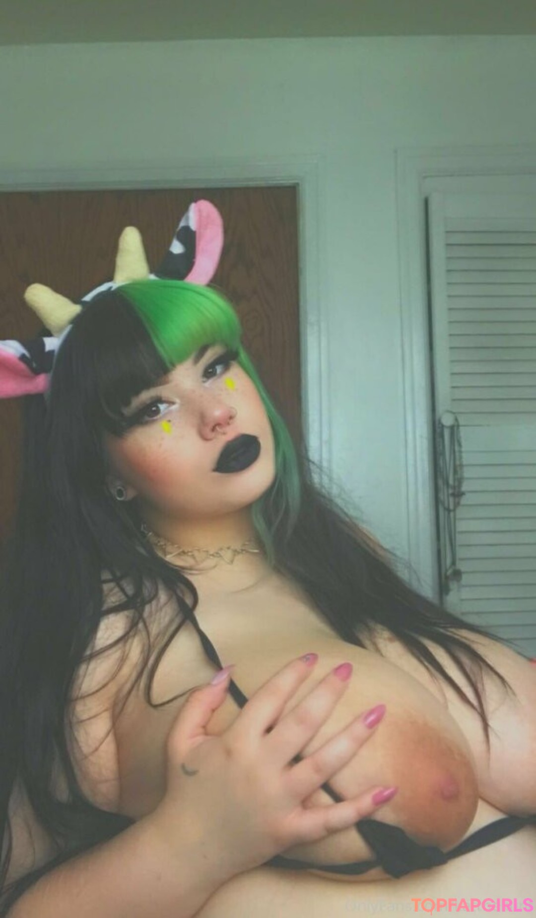 Naakte gelekte OnlyFans-foto van Katthekunt #1544