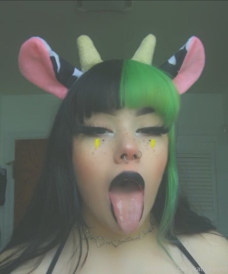 Naakte gelekte OnlyFans-foto van Katthekunt