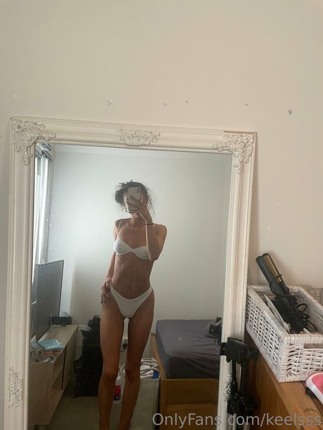 Naakte gelekte OnlyFans-foto van Keels