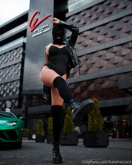 Naakte gelekte OnlyFans-foto van Kate Hazzard