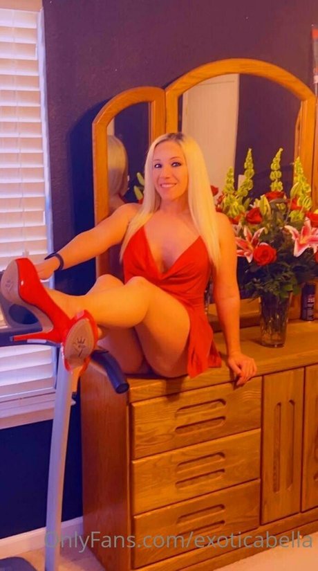 Naakte gelekte OnlyFans-foto van Exoticabella