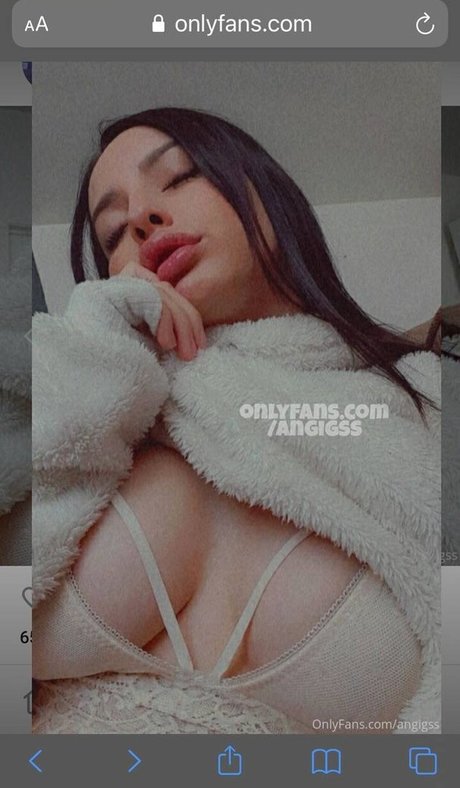 Naakte gelekte OnlyFans-foto van Angigss