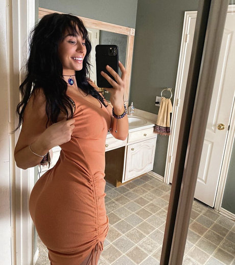 Thicc ass Caitlin coops