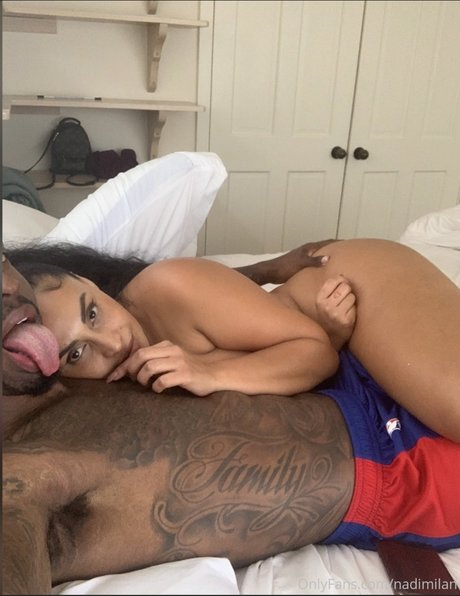 Naakte gelekte OnlyFans-foto van Nadi Malino