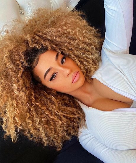 Naakte gelekte OnlyFans-foto van Dana Curly