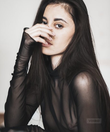 Naakte gelekte OnlyFans-foto van Vihro