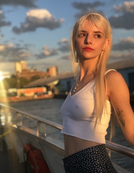Naakte gelekte OnlyFans-foto van Catsandkittens456