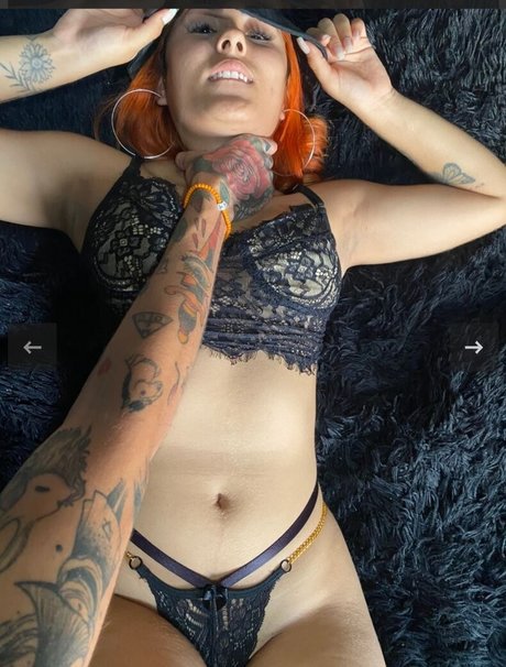 Naakte gelekte OnlyFans-foto van Carol Acacio