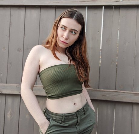 Naakte gelekte OnlyFans-foto van Angelica Trae