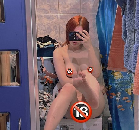 Naakte gelekte OnlyFans-foto van Lisasweetbi