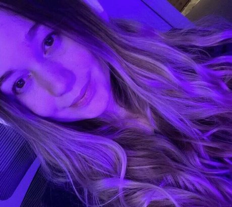Naakte gelekte OnlyFans-foto van Itsbordiebordie