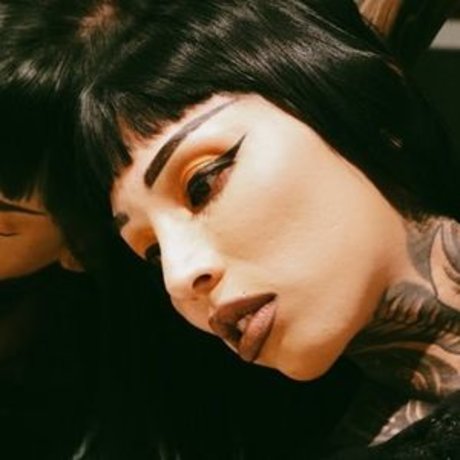 Naakte gelekte OnlyFans-foto van Eden Raynes