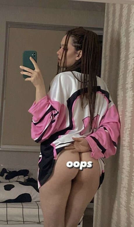 Naakte gelekte OnlyFans-foto van Thelonelyraccoon