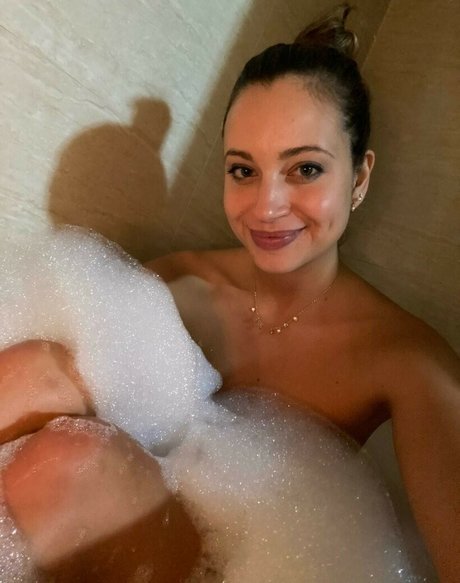 Sofia Jolie