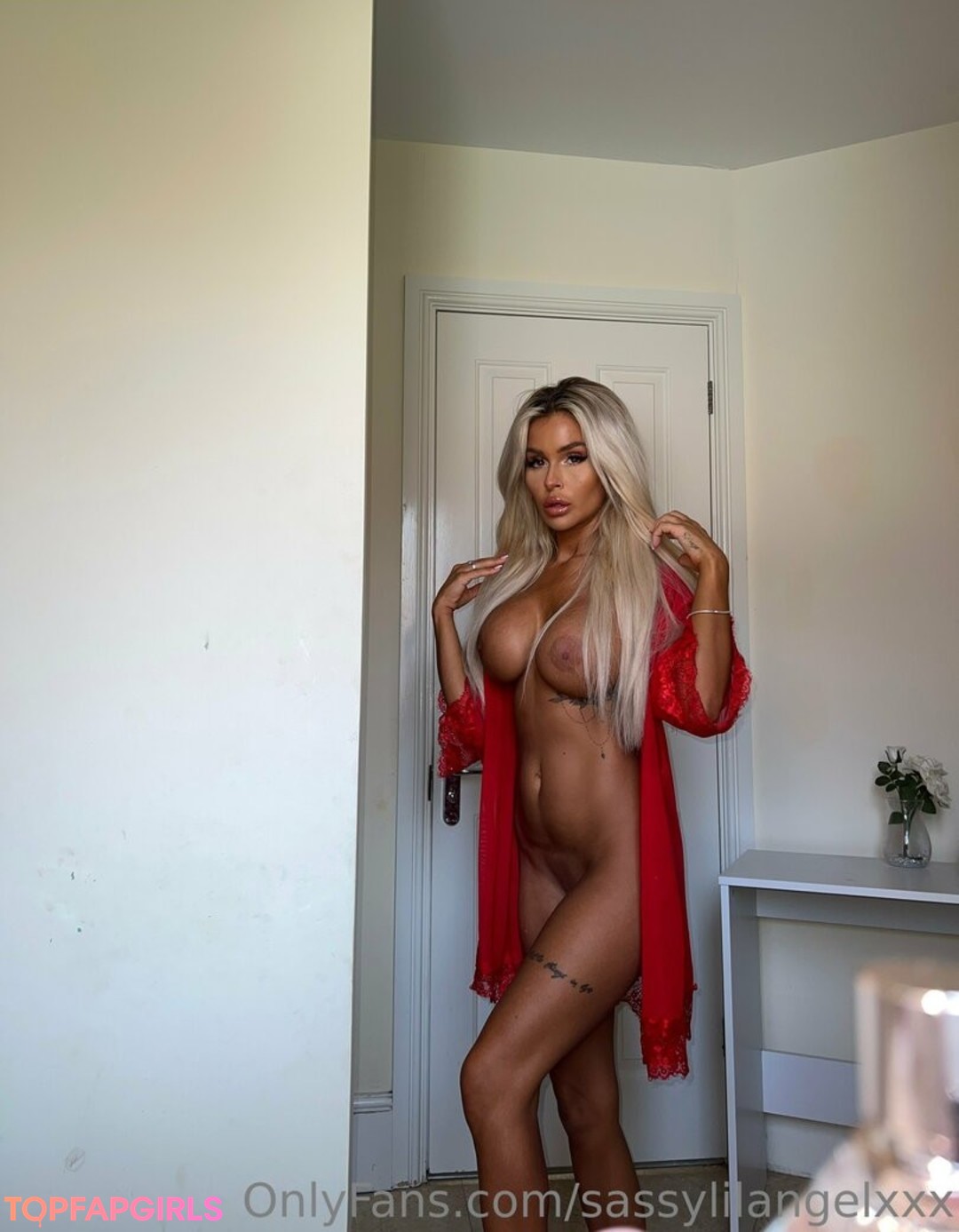 Naakte gelekte OnlyFans-foto van Sassylilangelxxx #14 Naakte gelekte OnlyFans-foto van Sassylilangelxxx #14