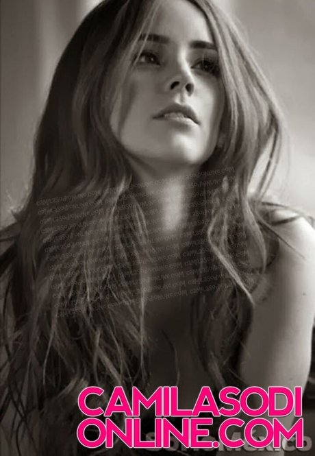 Naakte gelekte OnlyFans-foto van Camila Sodi