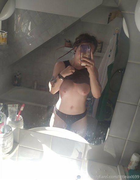 Naakte gelekte OnlyFans-foto van Littleaxl699