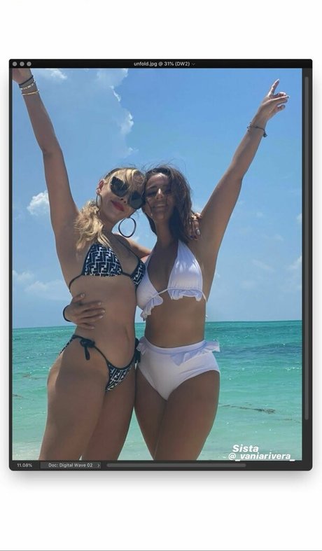 Naakte gelekte OnlyFans-foto van Danna Paola