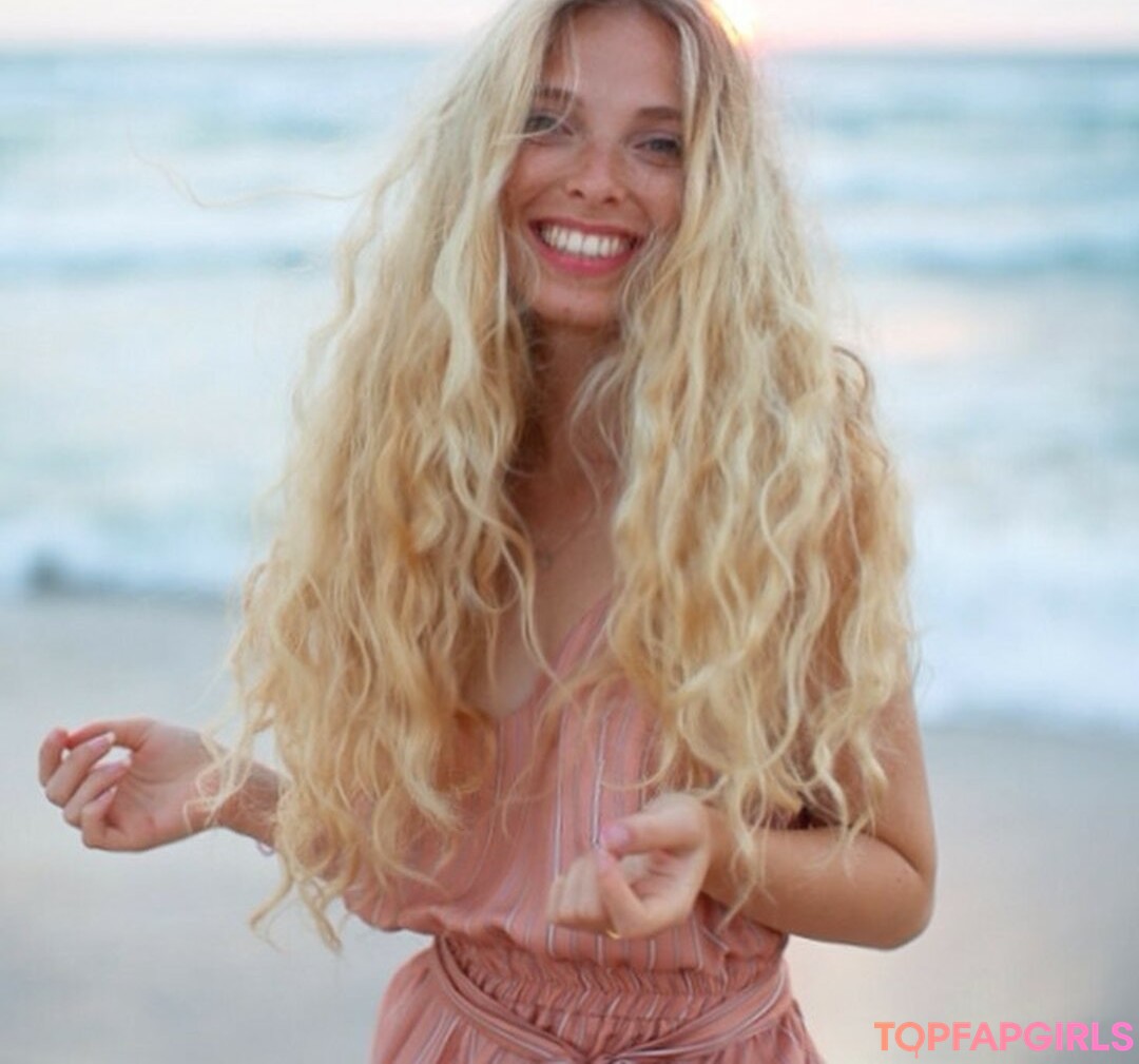 Naakte gelekte OnlyFans-foto van Tiny Miny Mo #4 Naakte gelekte OnlyFans-foto van Tiny Miny Mo #4