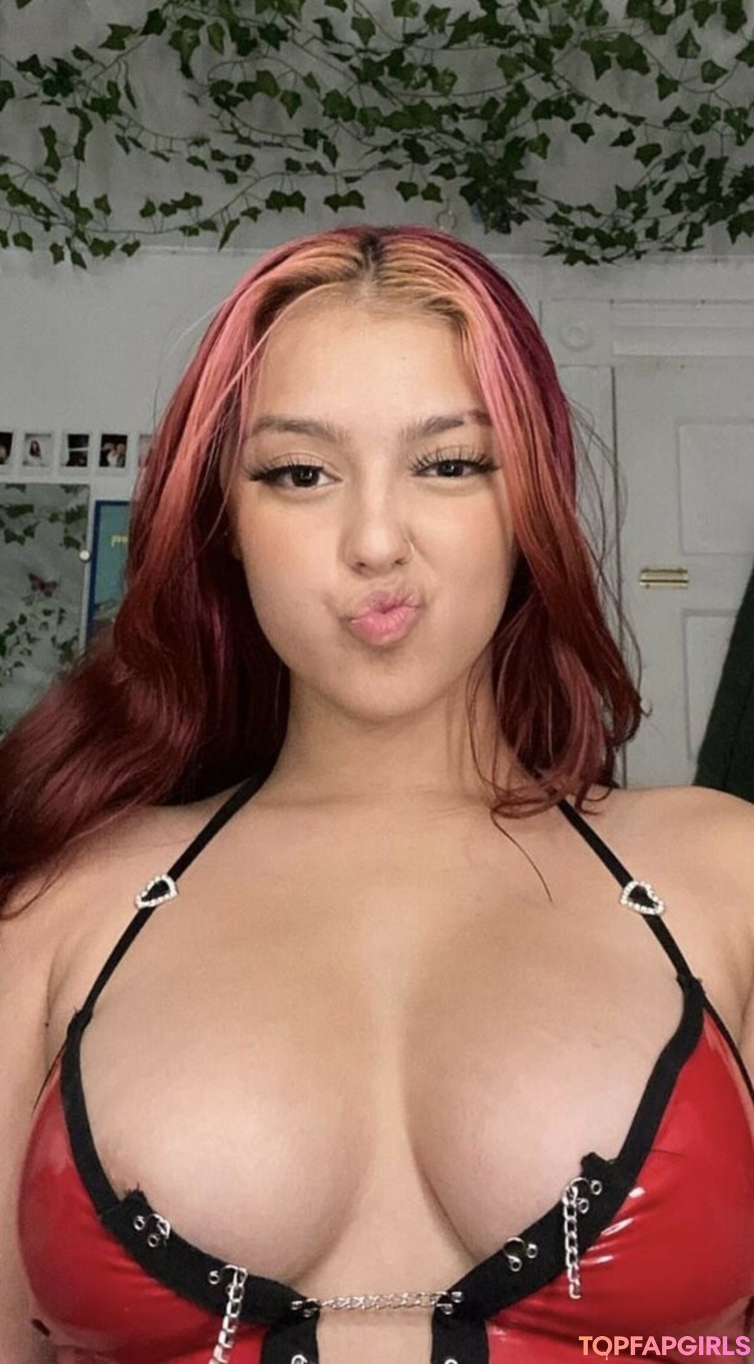 Naakte gelekte OnlyFans-foto van Montiannaaaa #2 Naakte gelekte OnlyFans-foto van Montiannaaaa #2