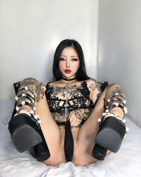 Yenny Zhao