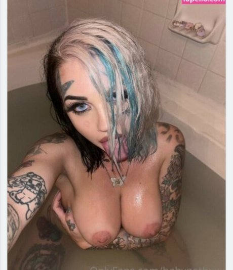 Naakte gelekte OnlyFans-foto van Babygoth