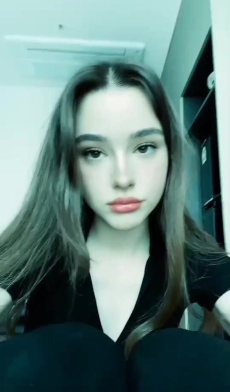 Naakte gelekte OnlyFans-foto van Dasha Tarab
