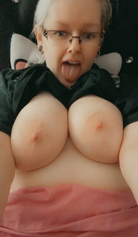 Naakte gelekte OnlyFans-foto van Bella Chelsea