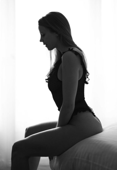 Naakte gelekte OnlyFans-foto van Carovlln