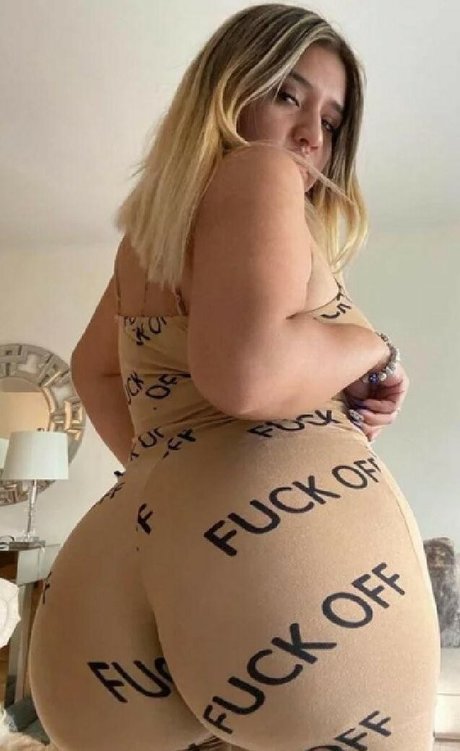 Naakte gelekte OnlyFans-foto van Juicyk