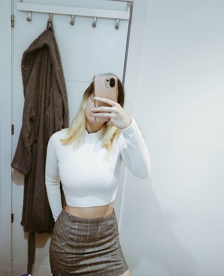Naakte gelekte OnlyFans-foto van Mineofyours
