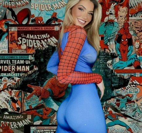 Naakte gelekte OnlyFans-foto van Oliviamaebae