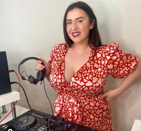 Suzie Mac