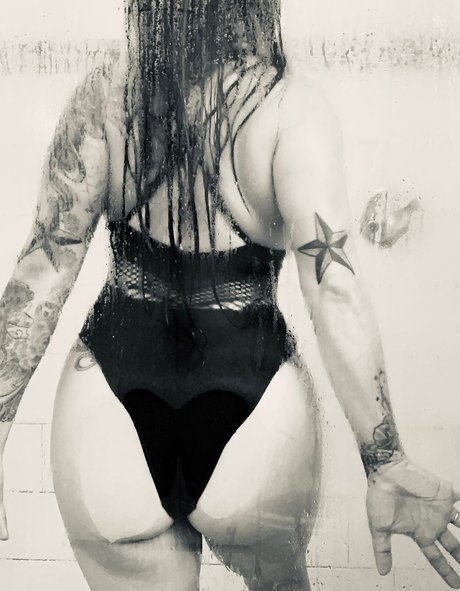Naakte gelekte OnlyFans-foto van Shaul Guerrero