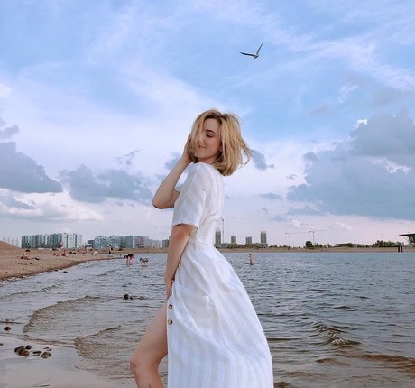 Naakte gelekte OnlyFans-foto van Lexi Poy