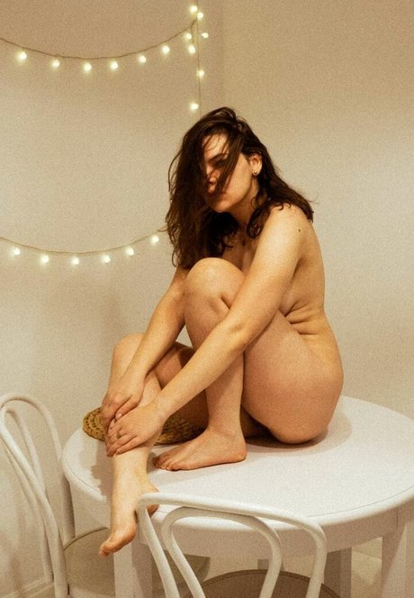 Naakte gelekte OnlyFans-foto van Joanna Wolinska