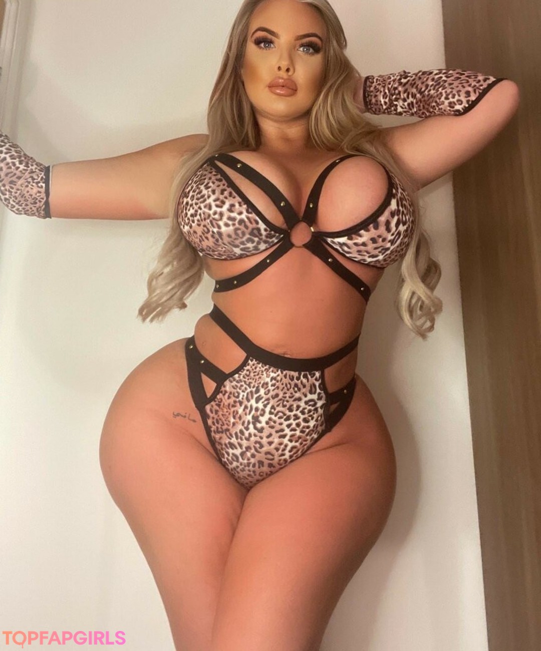 Naakte gelekte OnlyFans-foto van Victoria Lily Sinclair #1 Naakte gelekte OnlyFans-foto van Victoria Lily Sinclair #1