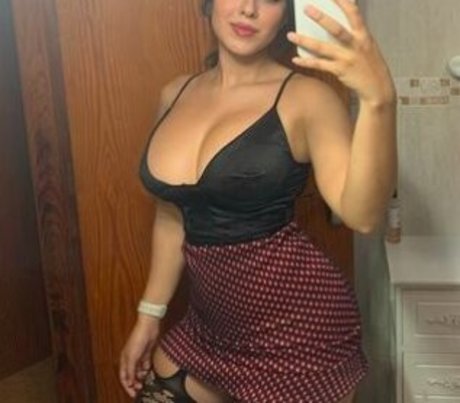 Naakte gelekte OnlyFans-foto van Raniahey