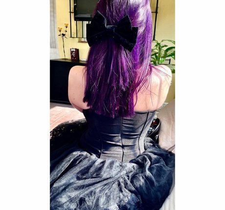 Naakte gelekte OnlyFans-foto van Draculonaa