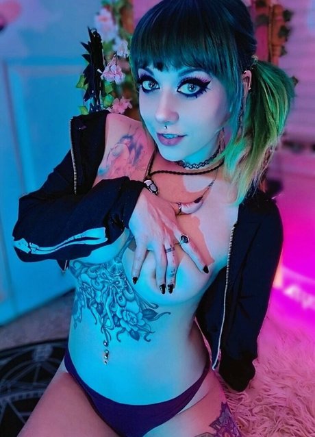 Naakte gelekte OnlyFans-foto van Neko Noire